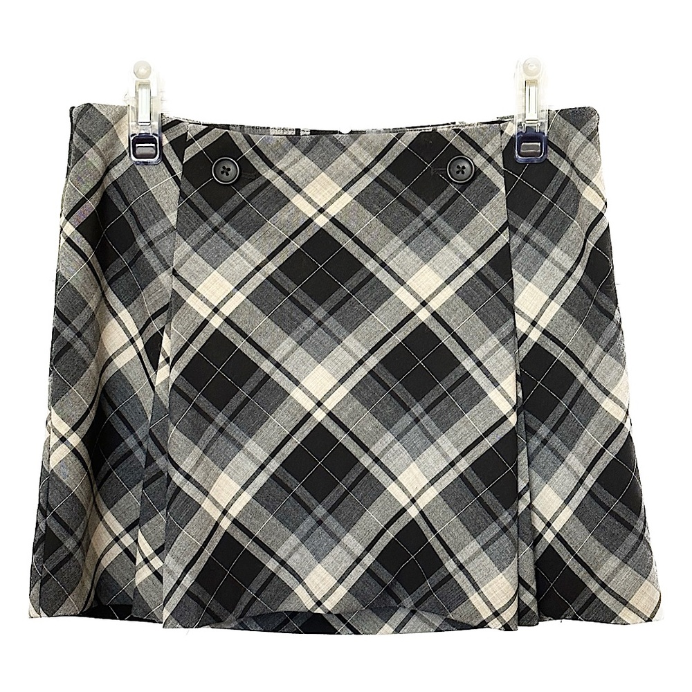 NWT Express plaid skirt with front pleats and button details. Size 2